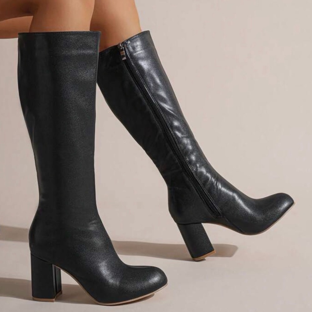 Elegant Black Knee-High Women's Boots